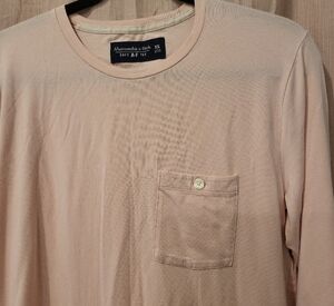 Abercrombie & Fitch Men's Pink Long-Sleeve Pocket Tee